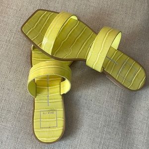 New in Box Dolce Vita Stella Sandal in Citron | size 8.5